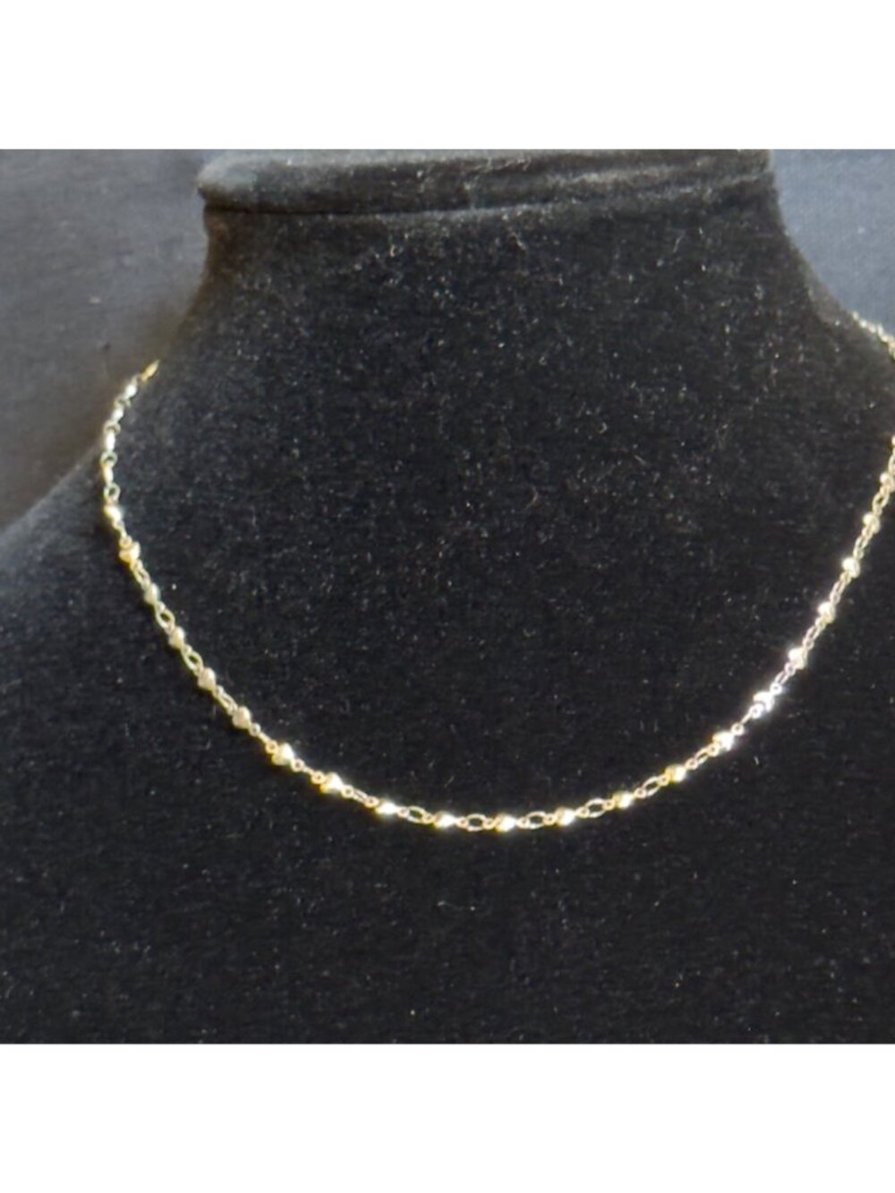 Silver-Tone Chain Necklace With Heart Detailing Women's 18 Inches - Picture 7 of 7